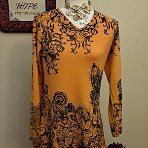 Ladies Sweater, Medium. Gold